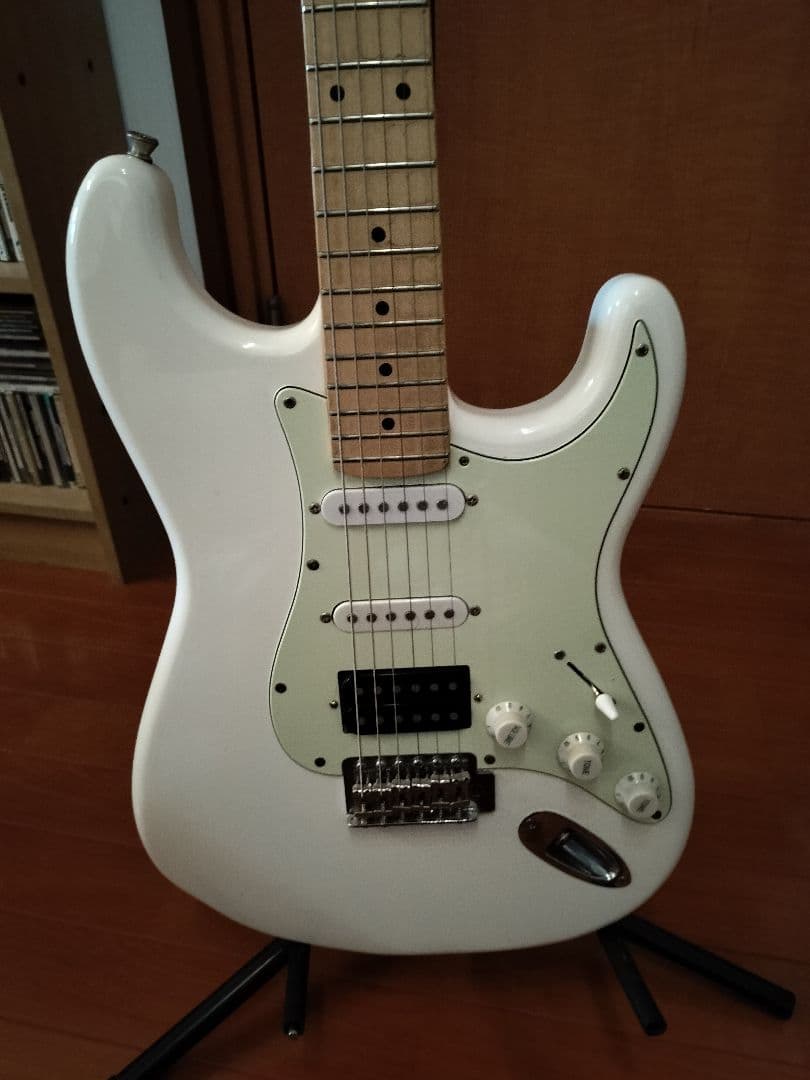 ストラトキャスター　コンポーネントギター　ブレンドピックアップ　沖縄発送不可