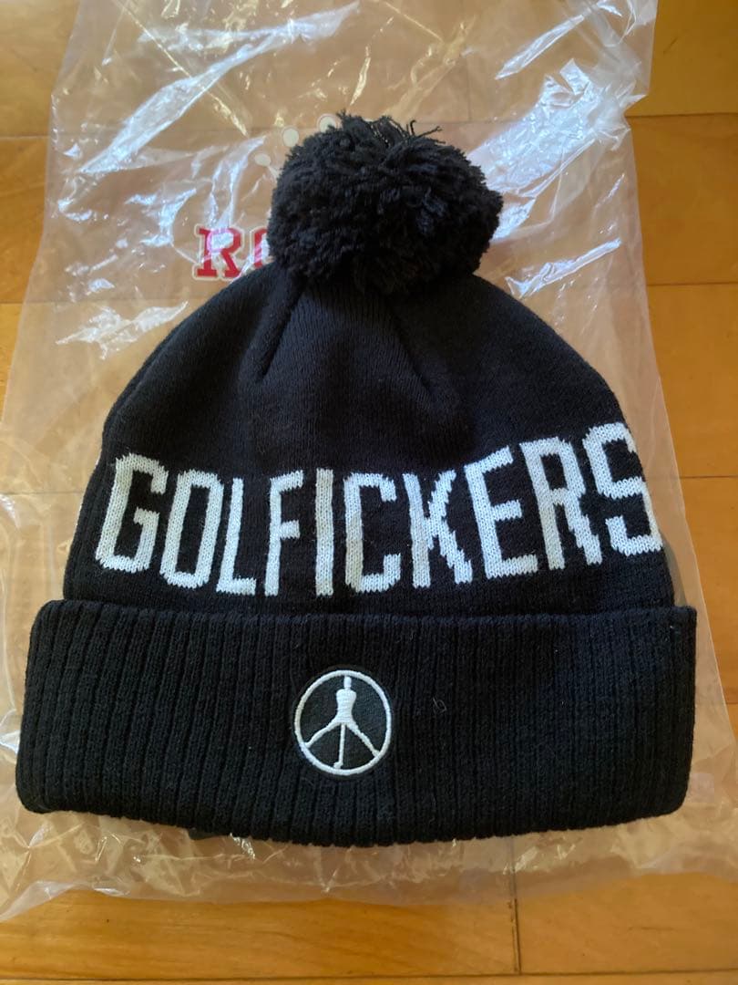 GOLFFICKERS ポンポン付きニット帽 ブラック