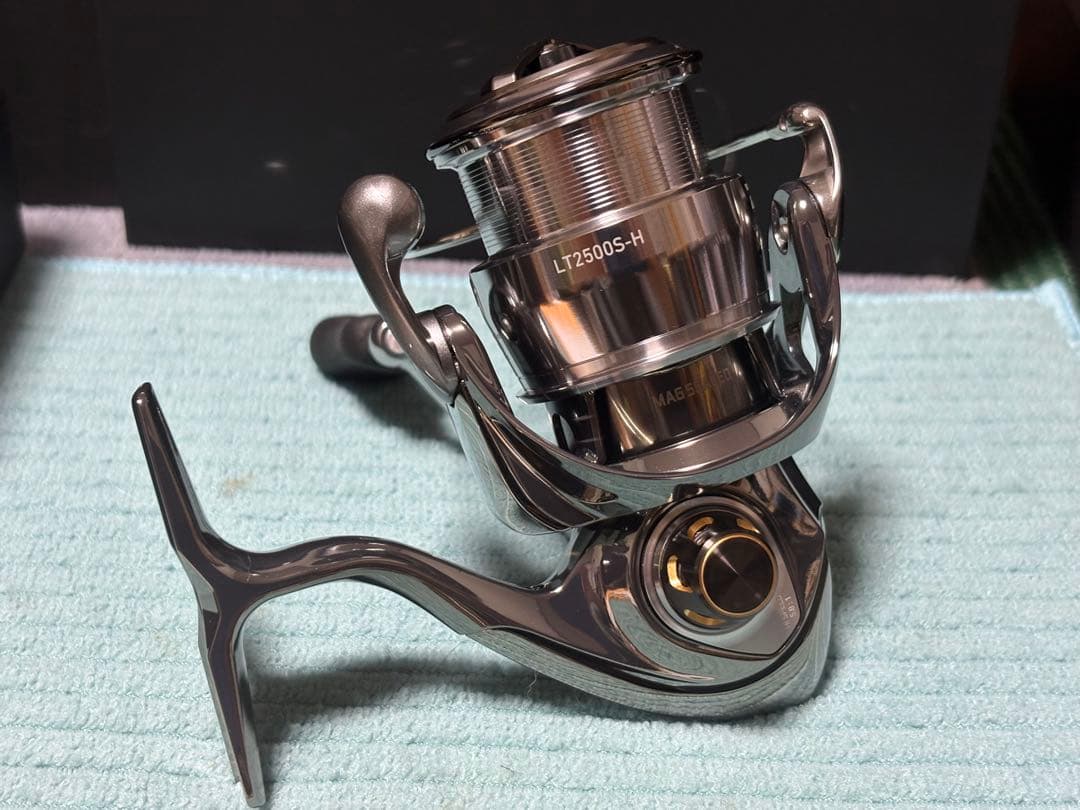 ダイワ22イグジストLT2500S-H +EXLT2500SSスプールドラグノブ