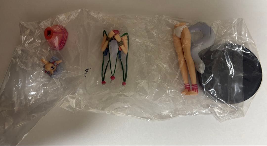 【新品】イース フィギュアコレクション ヒロイン4人+おまけ(アドル)　YS