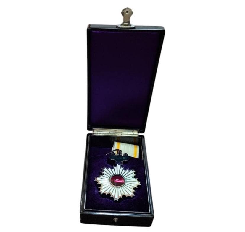 希少 極美 勲章 勲三等旭日中綬章 共箱