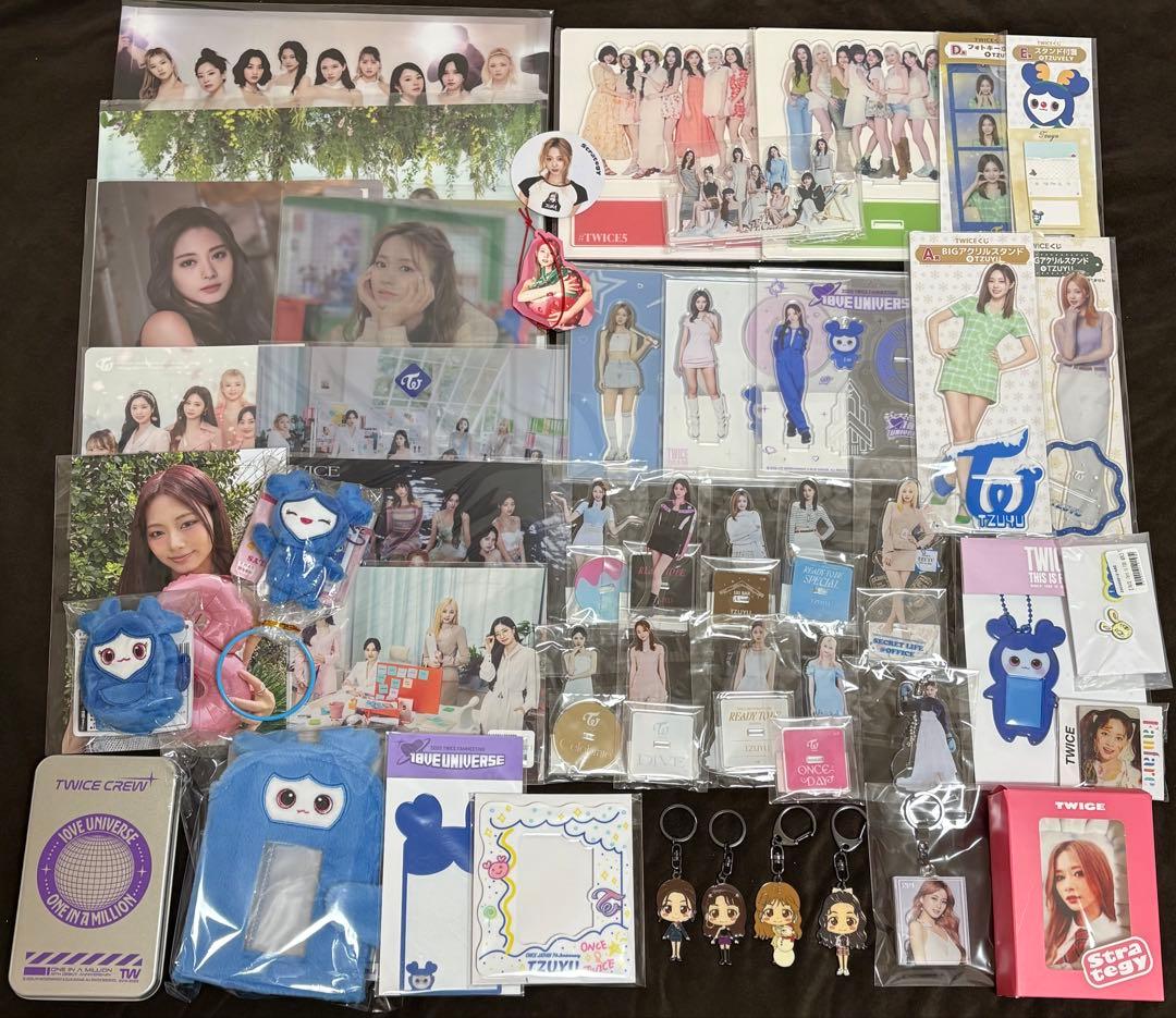 Twice ツウィ　アクリルスタンド　universe this is for