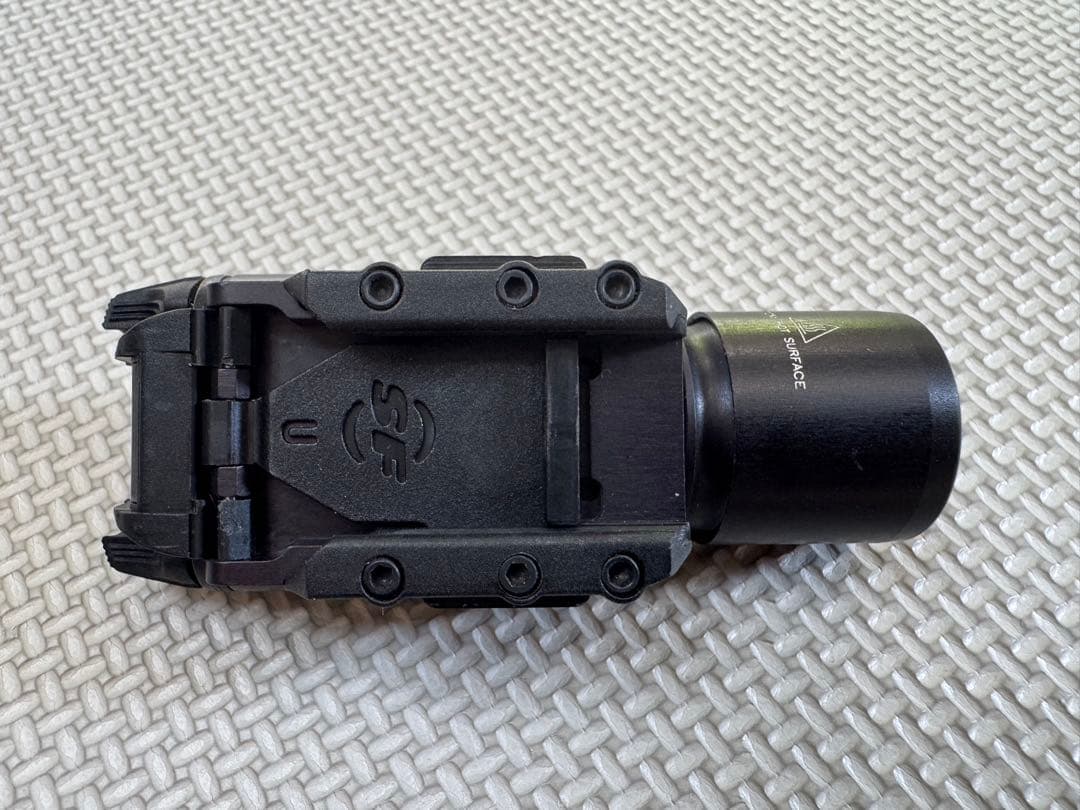 コ*s様 Ｋ*ー様 Surefire X300 武器用ライト (正規品)