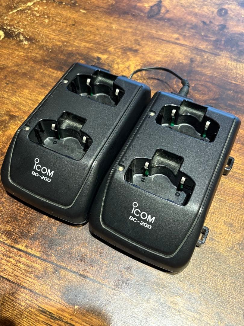 アイコム トランシーバー IC-4300 ＋充電器・インカム付き 4台セット