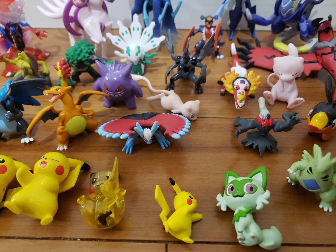 モンコレ 他 45体 まとめ売り 黒いレックウザ リザードンX ピカチュウ