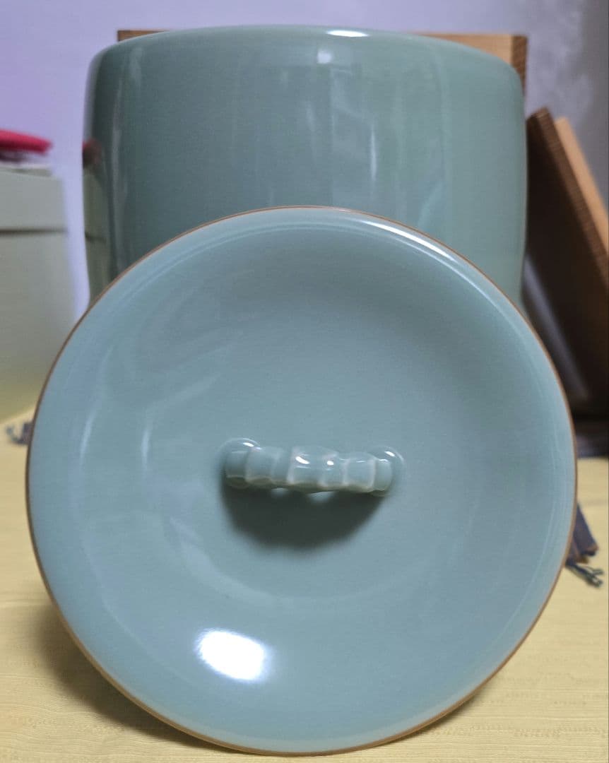 手塚玉堂造　青緑色 陶器 水差し 花模様