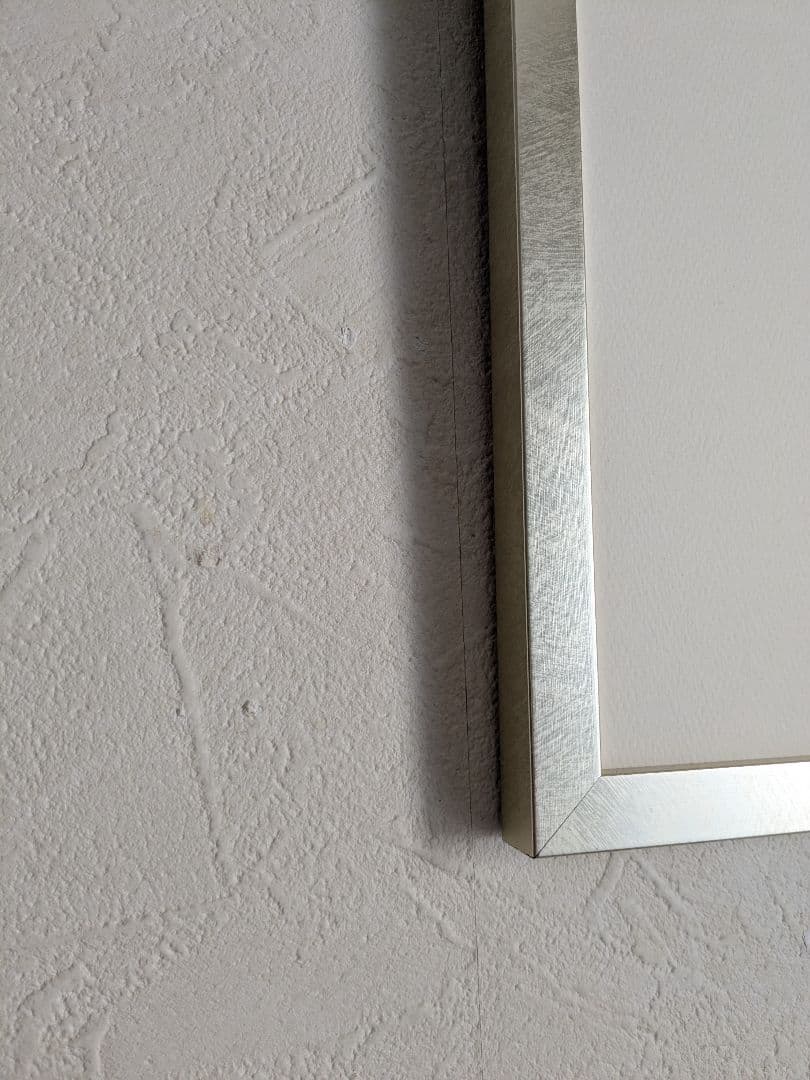 アート596　「プリズム(オリーブ)」　インテリアコーディネート