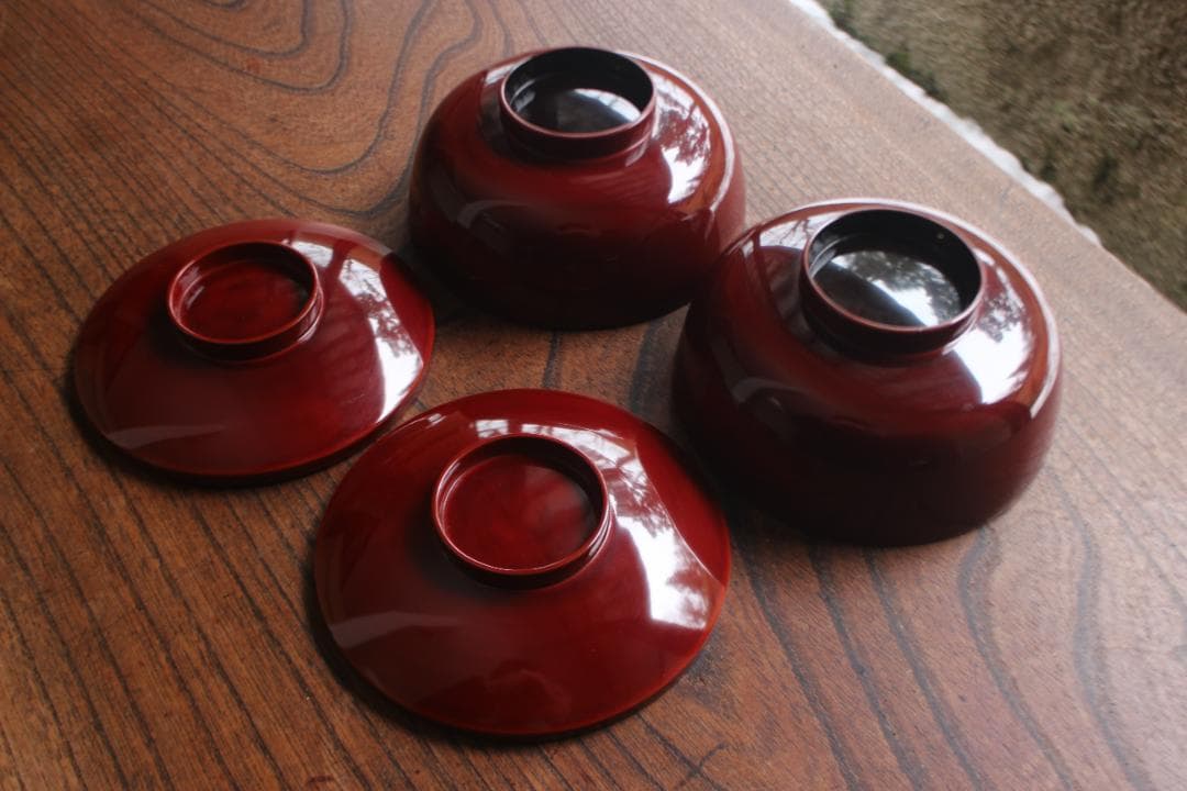 極小傷あり！極上紅溜塗にモダン松竹梅蒔絵のお椀2点（検輪島塗京塗蒔絵椀雑煮椀