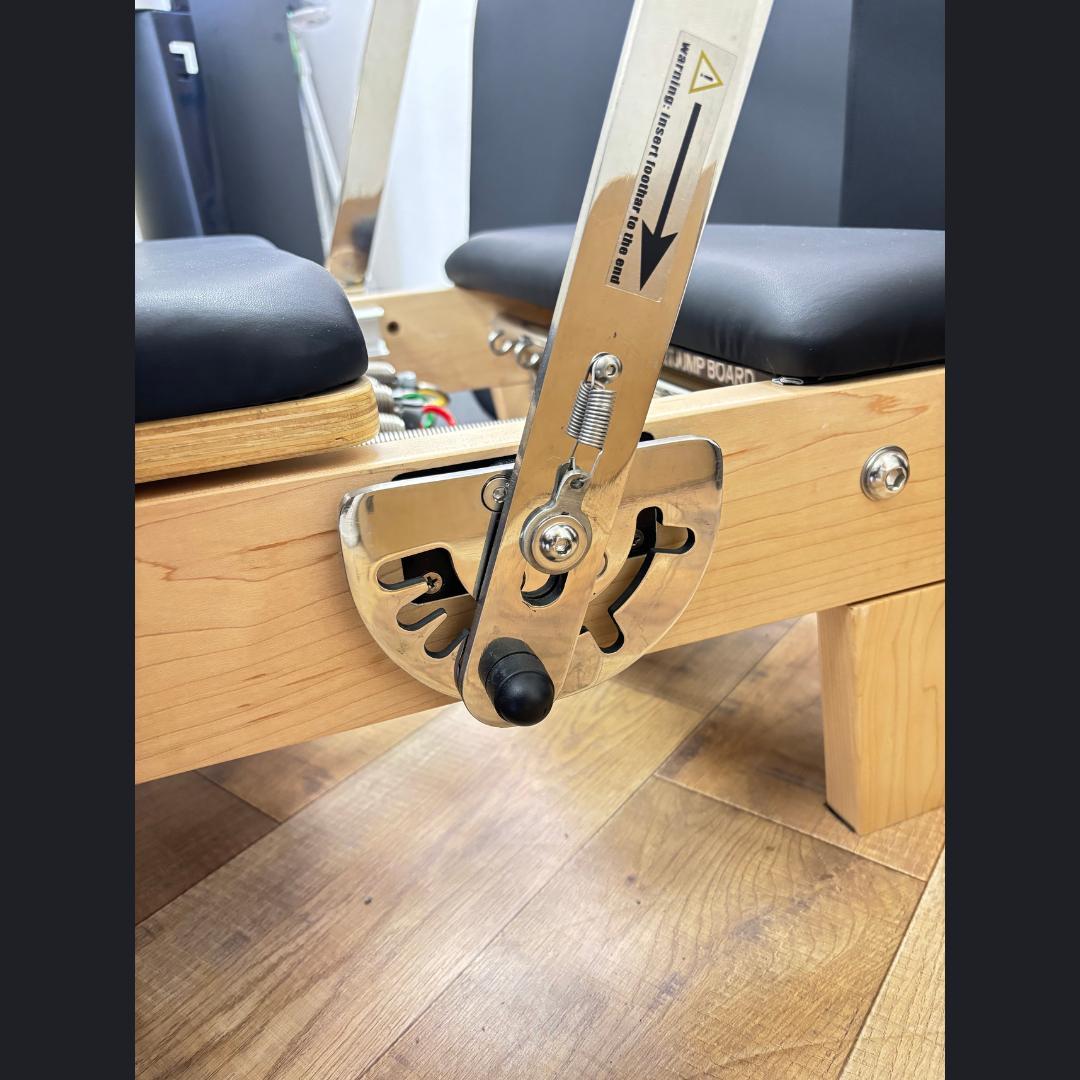 【新品・送料込み／黒】折りたたみ式リフォーマー(メープル材、SWPBスプリング）