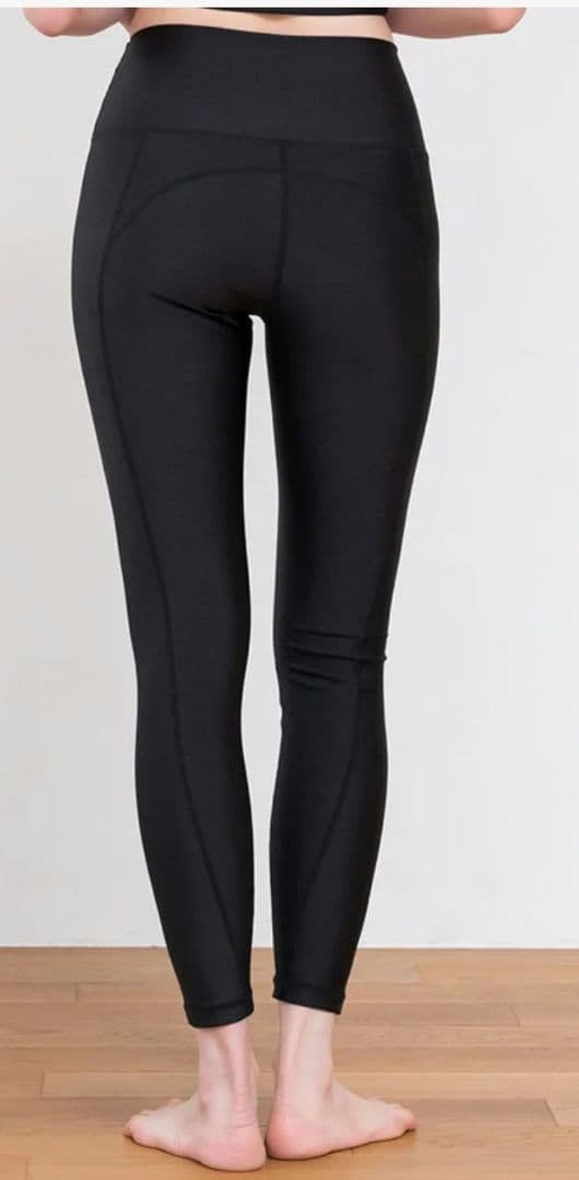 SUKALA 新品未使用シャインストレッチツイストレギンス Lサイズ