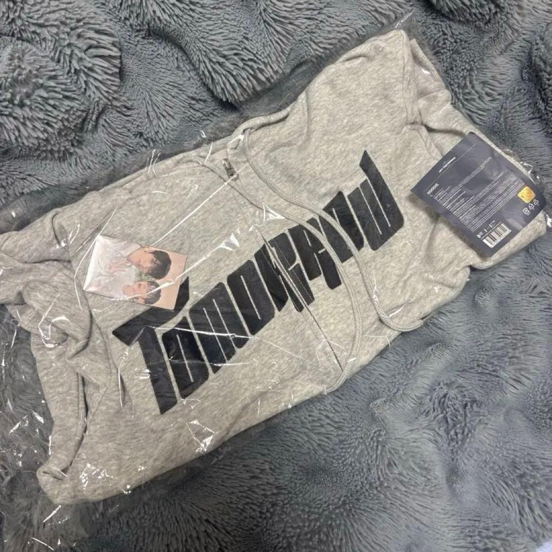 アイドル Tomorrow hoodie