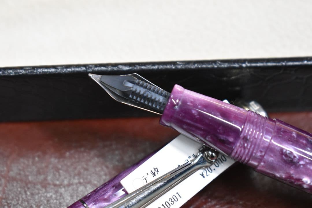 【未使用品】DELTA ビンテージ パープル 万年筆 ニブF 紫