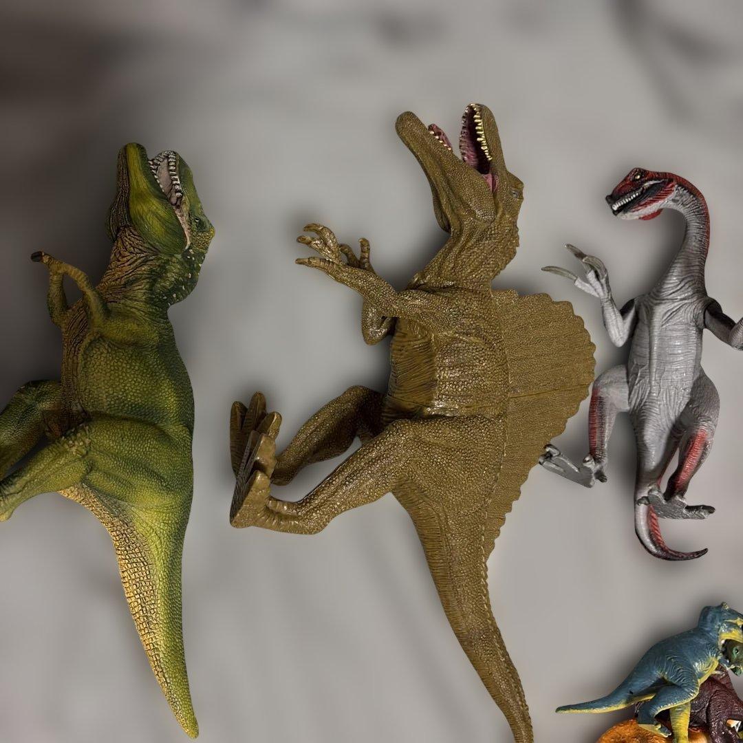 恐竜フィギュアセット