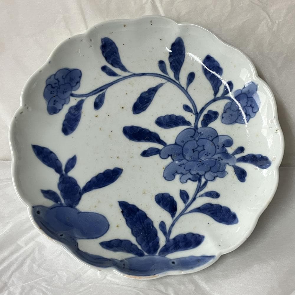p055 古伊万里 染付 七寸皿 ５枚 牡丹唐草 輪花皿 輪花縁 皿