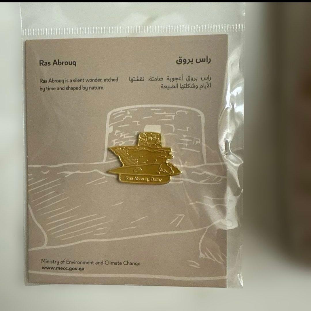 2025関西万博カタールパビリオン　トートバックと ピンバッジ3点セット