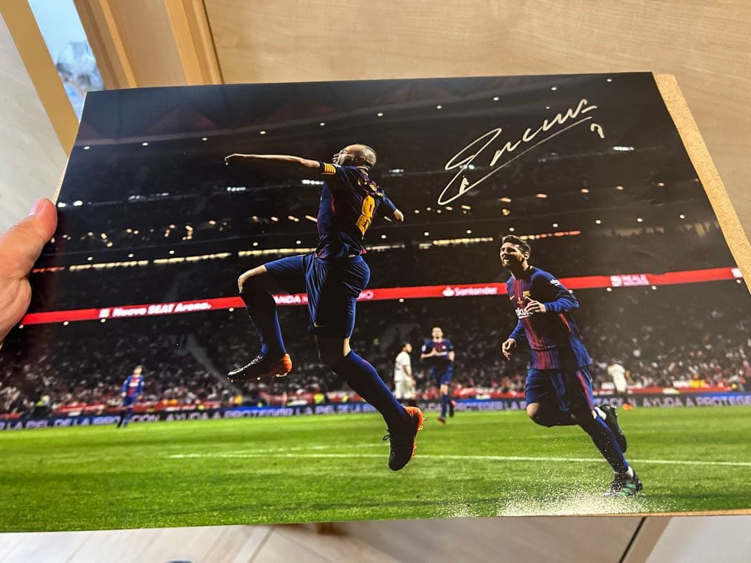 k*h様 【貴重】イニエスタ　直筆サイン入り写真