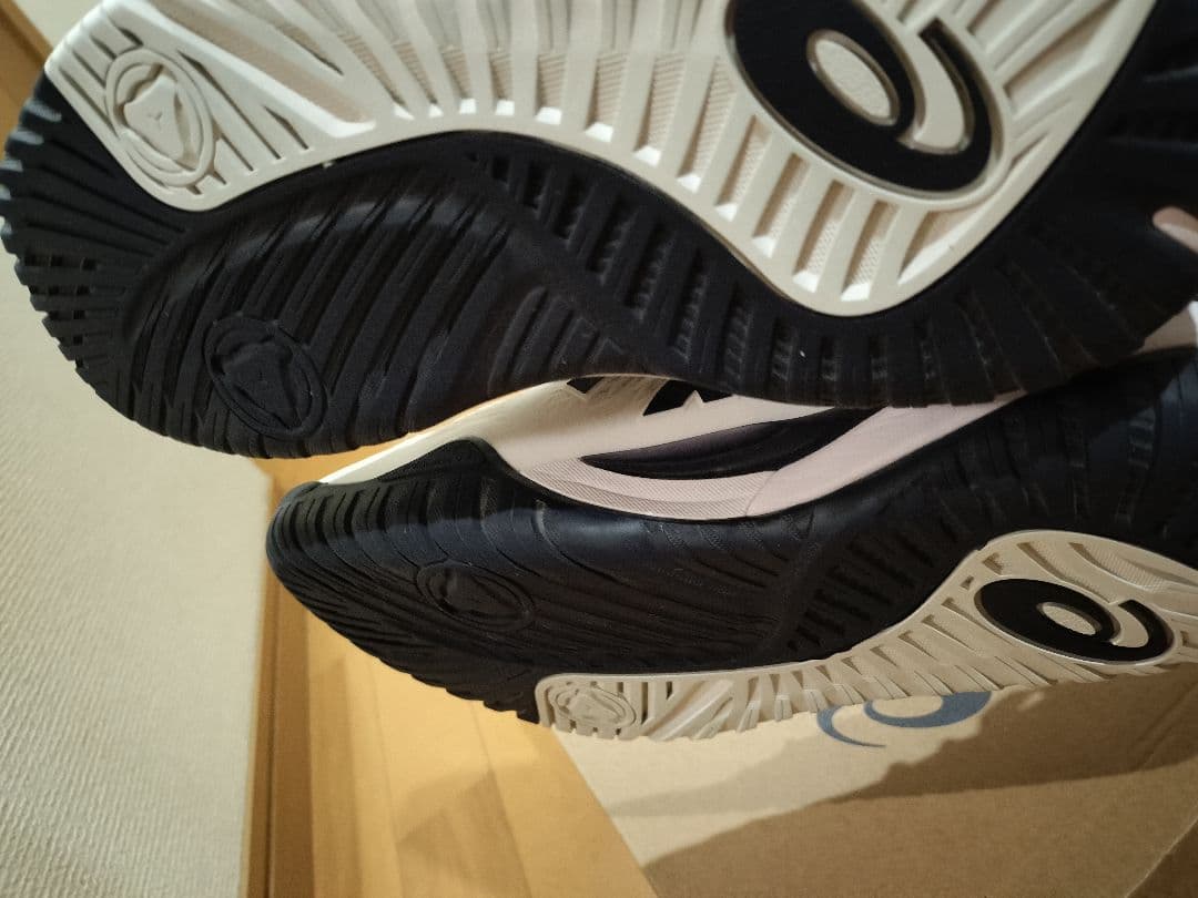 限定モデル　ゲルレゾリューション　x　アシックス　テニスシューズ