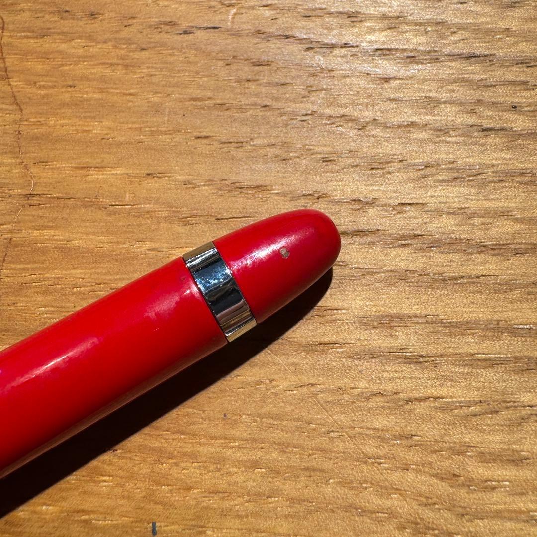 ドゥカティ 750 万年筆