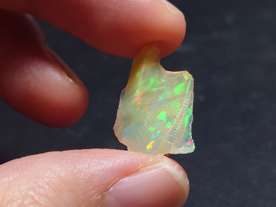 エチオピアウェロ産　オパール　ジュエリーグレード　原石　鉱物標本
