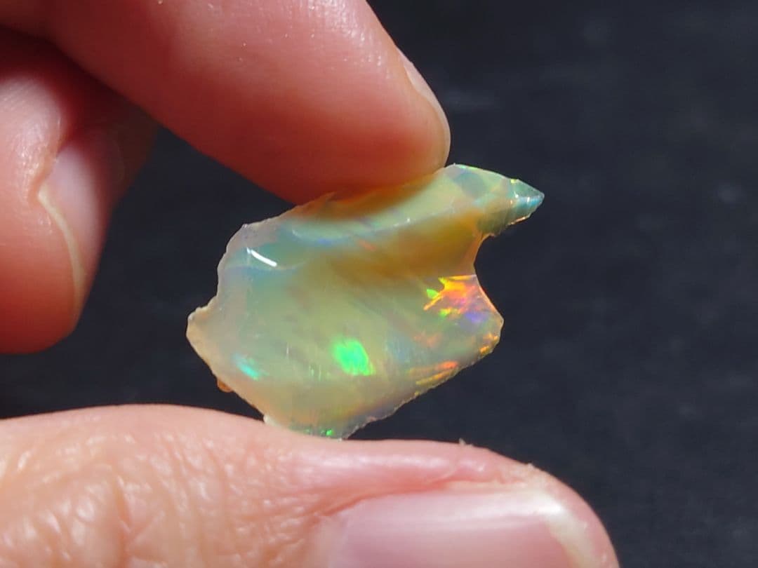 エチオピアウェロ産　オパール　ジュエリーグレード　原石　鉱物標本