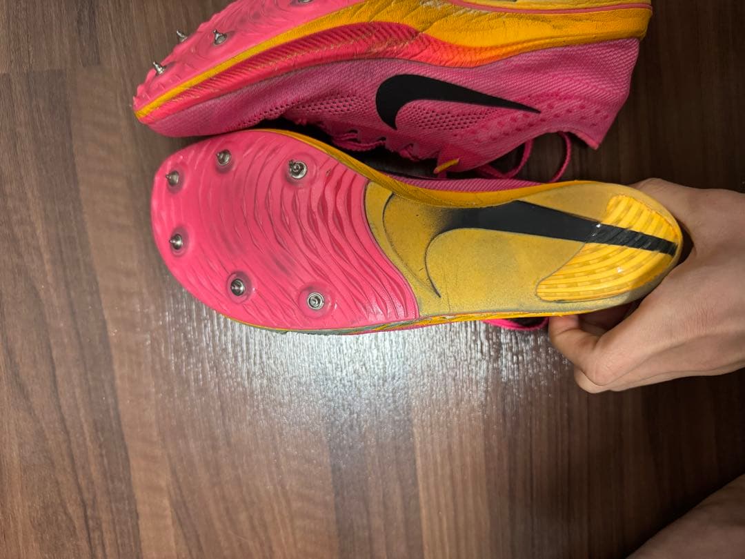 Nike ピンク スパイクシューズ