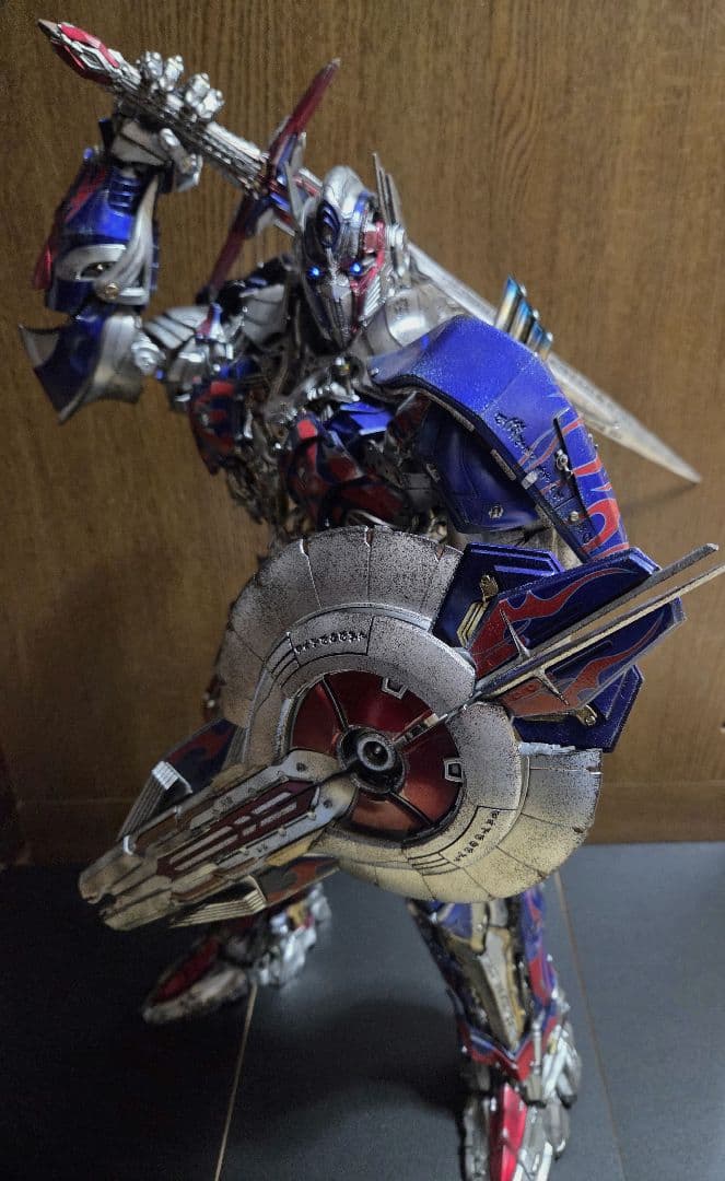 トランスフォーマー　スリーエー オプティマスプライム 最後の騎士王ver