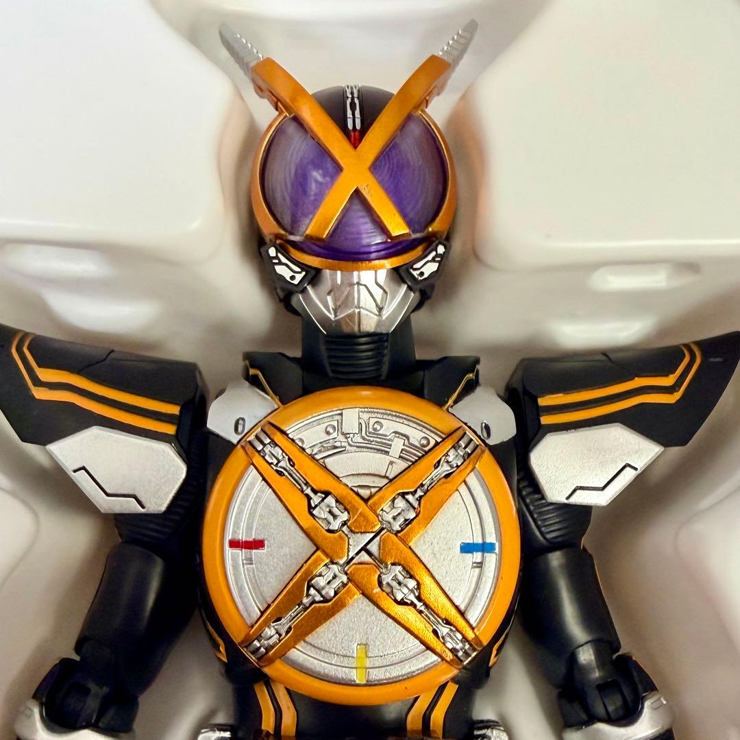 【中古】S.H.フィギュアーツ 真骨彫 仮面ライダーネクストカイザ