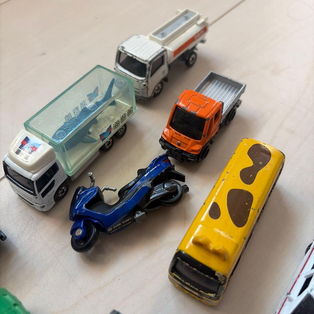 トミカ、ミニカーセット70台