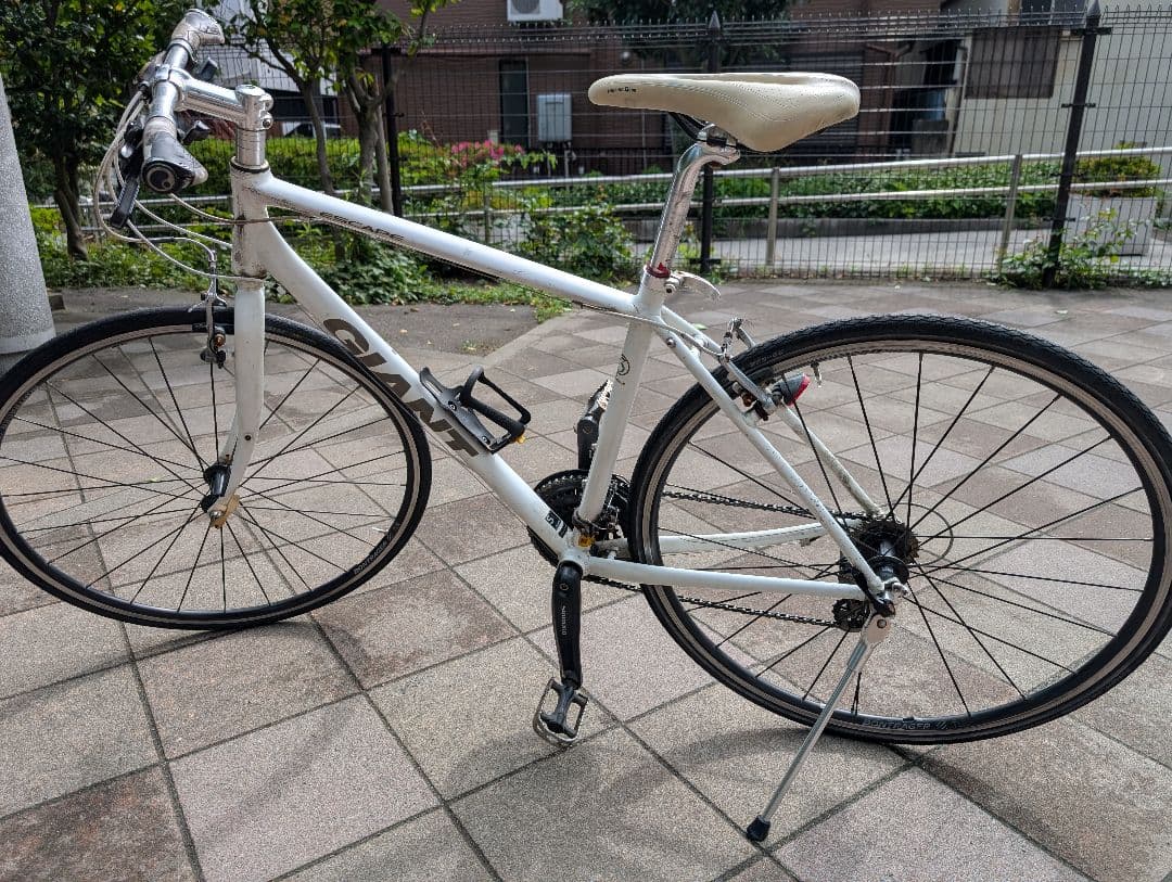Giant クロスバイク　エスケープR3 ホワイト　ジャンク　【引取専用】