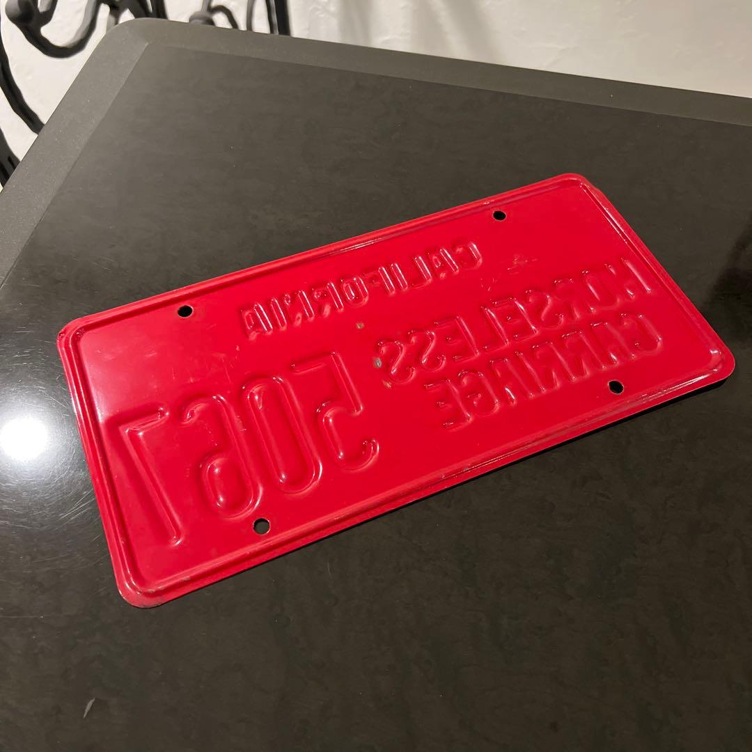 【激レア】ライセンスプレート【赤】カリフォルニアHORSELESS