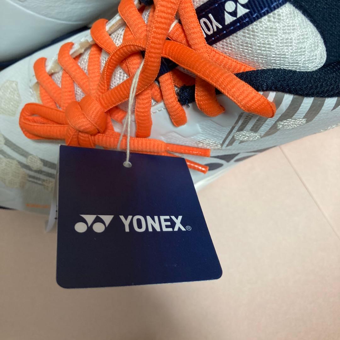 YONEX バドミントンシューズ ホワイト/オレンジ 新品　26センチ