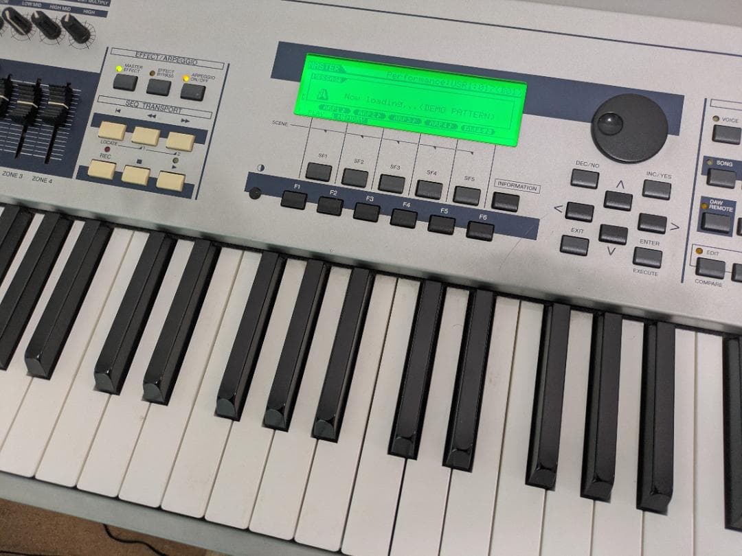 YAMAHA mo8 88鍵　シンセサイザー