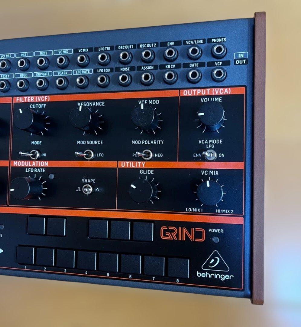 BEHRINGER GRIND セミモジュラーシンセサイザー・DAW・DTR
