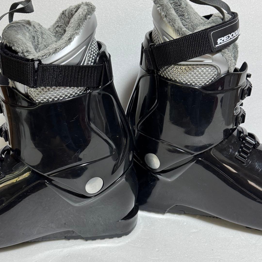 未使用28cmスキー ブーツ黒色初心者格安処分エントリー軽量モデル