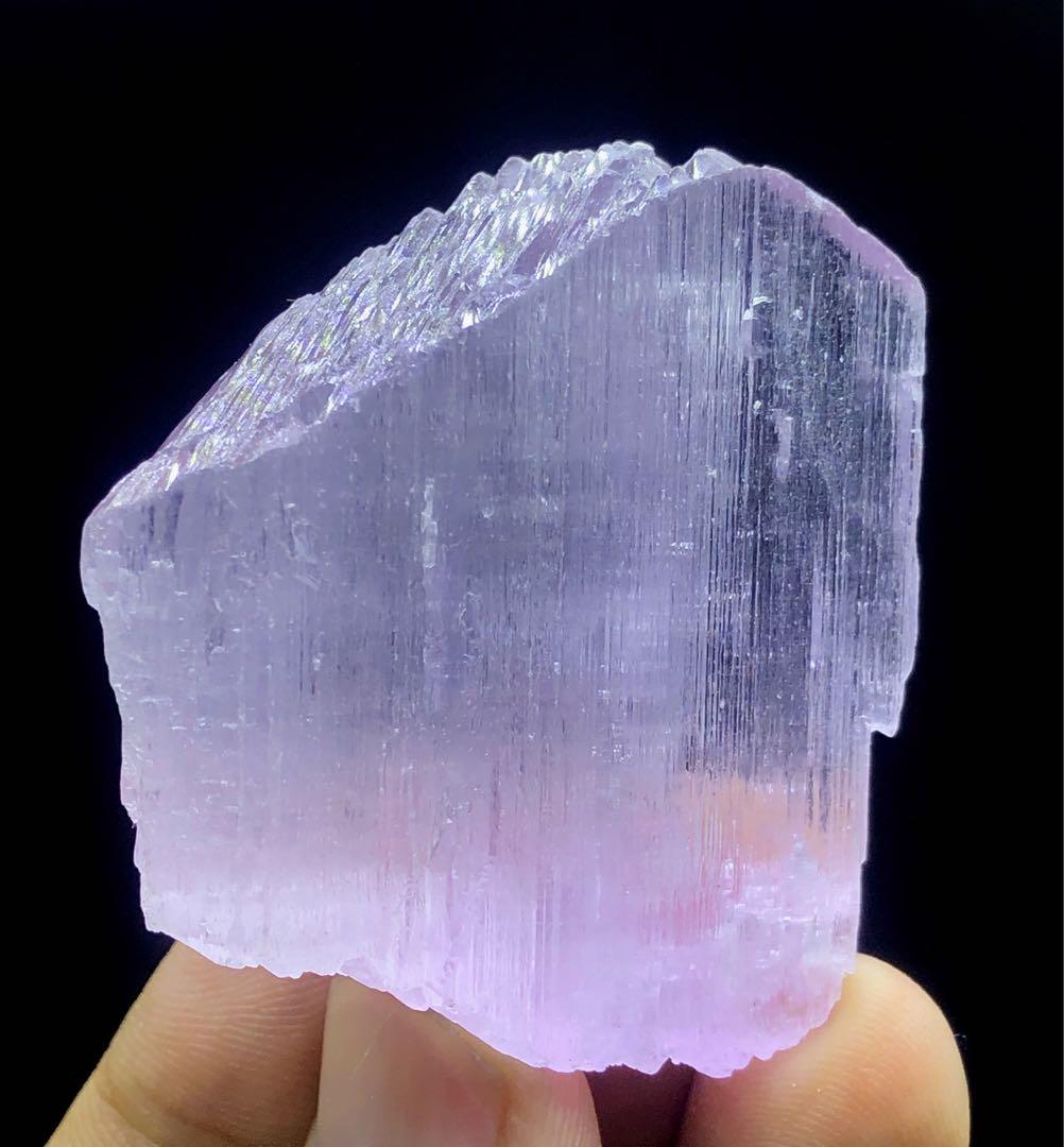 天然のピンククンツァイトクリスタル