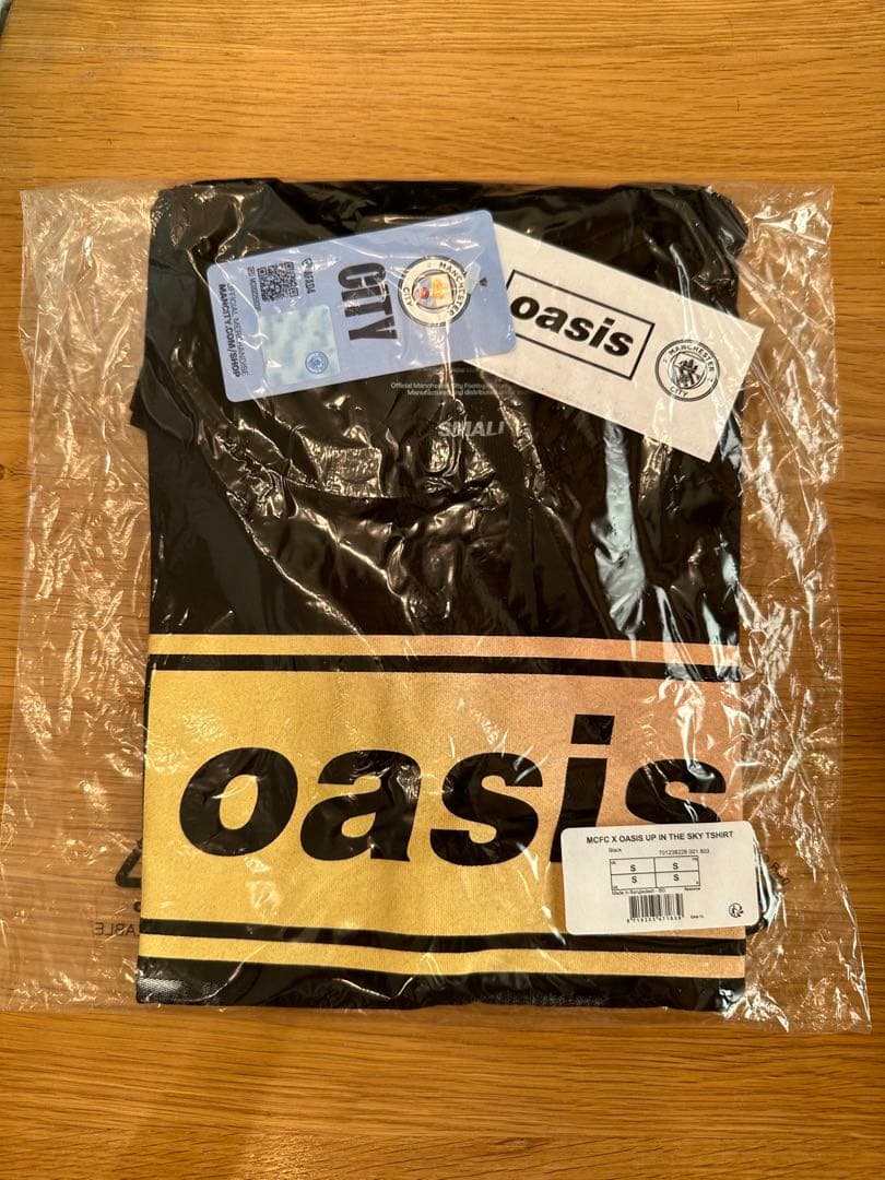 ミュージシャン ManCity x oasis Up In The Sky T-Shirt