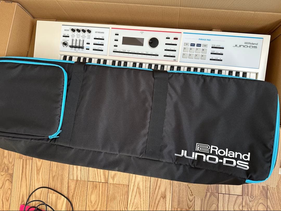 【ちさと】Roland JUNO-DS シンセサイザー　ホワイト