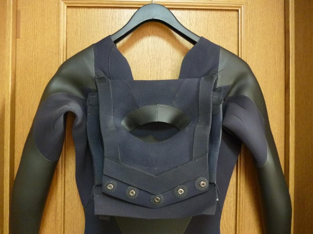 Billabong（ビラボン）チェストジップセミドライ 全身裏起毛 ！送料込み