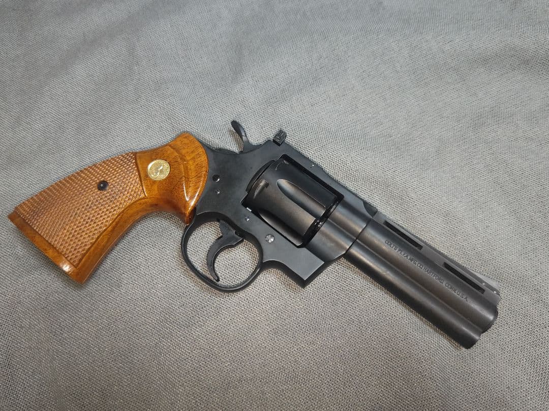 タナカ　ガスガン　コルトパイソン4インチRモデル　コルト純正グリップ