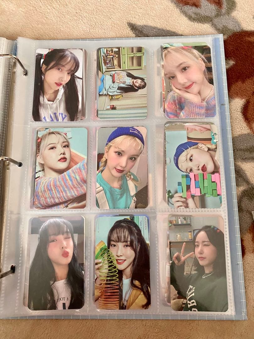 GFRIEND公式フォトカードバインダー&トレカ&グッズセット。