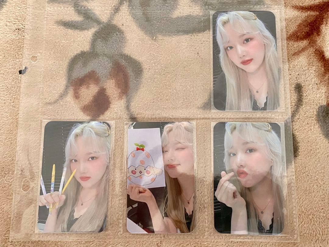 GFRIEND公式フォトカードバインダー&トレカ&グッズセット。