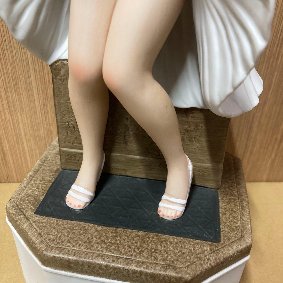 マリリンモンロー　7年目の浮気　陶器ボトル　　　ウイスキー