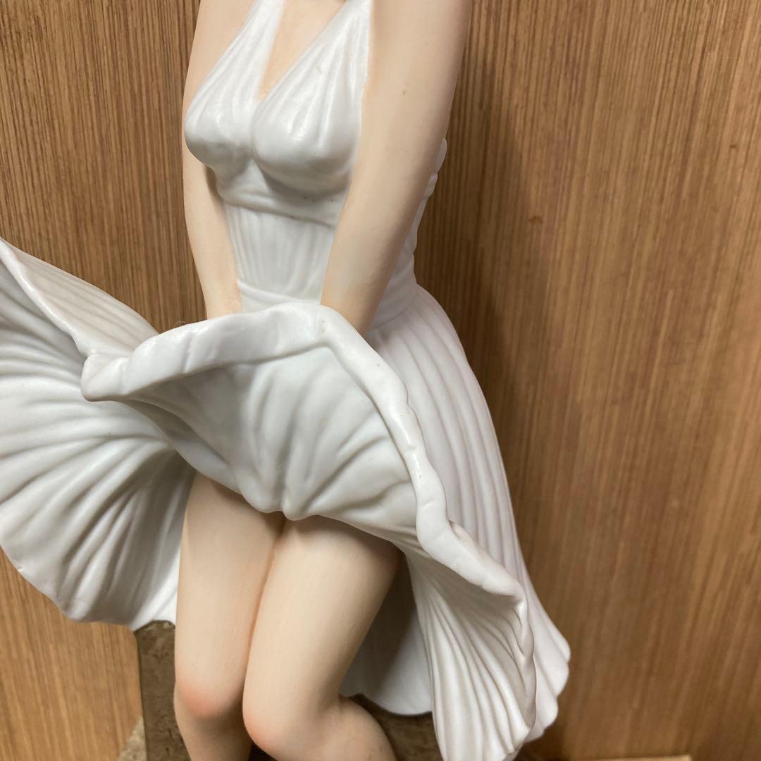 マリリンモンロー　7年目の浮気　陶器ボトル　　　ウイスキー