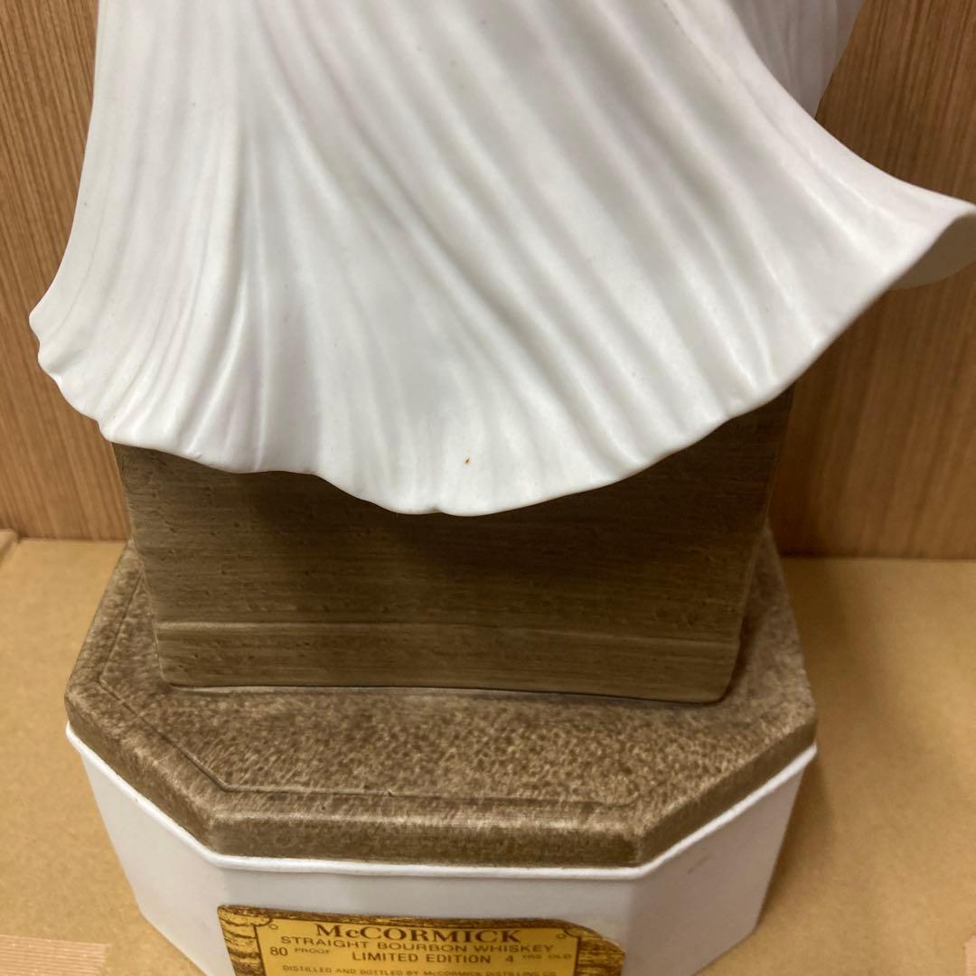 マリリンモンロー　7年目の浮気　陶器ボトル　　　ウイスキー