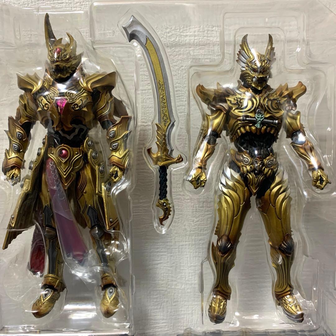 牙狼〈GARO〉魔戒可動 炎刃騎士ゼン&天弓騎士ガイ 金色Ver.セット