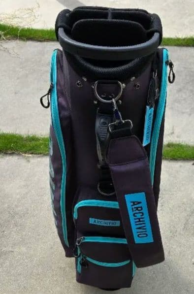 アルビチオARCHIVIOキャディバッグ ブラック/ターコイズ、フードカバーなし