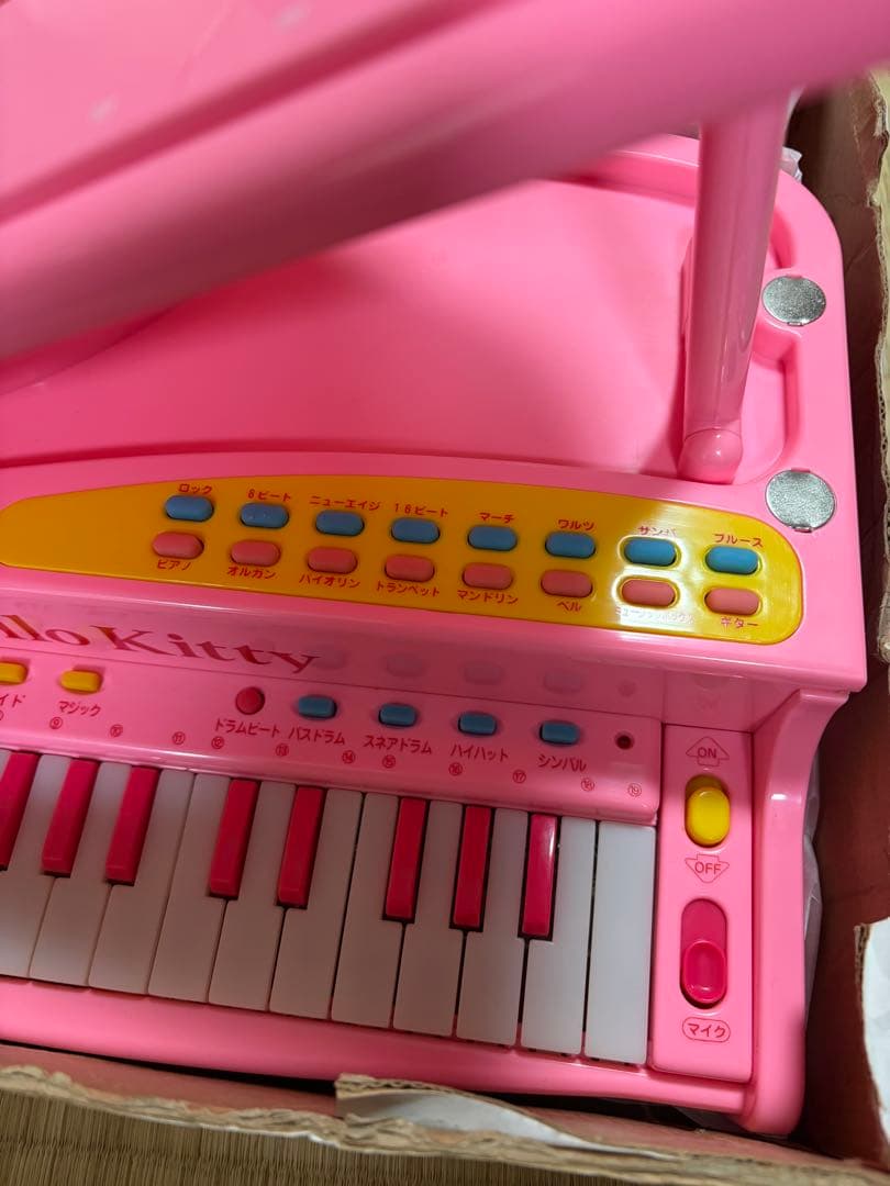希少　Hello Kitty ピアノ