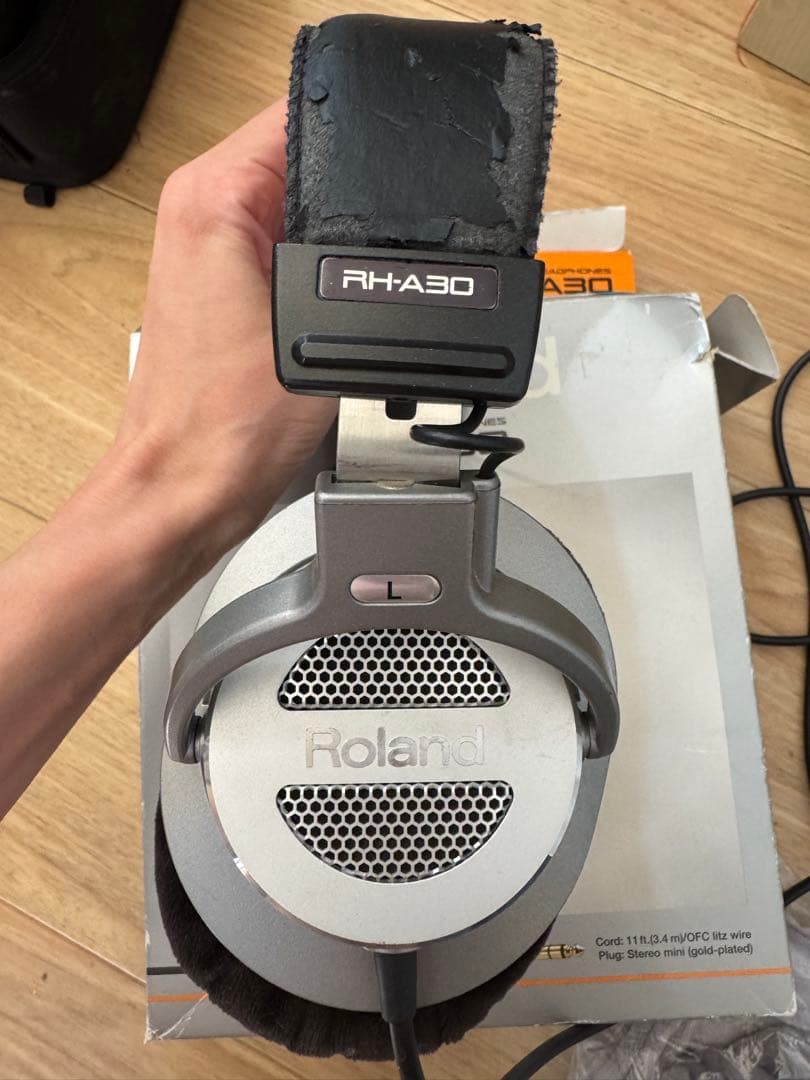 ローランドモニターヘッドホンRH-A30