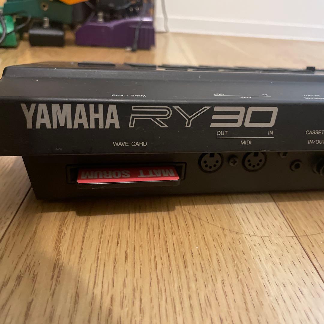 Yamaha RY30 ドラムマシン