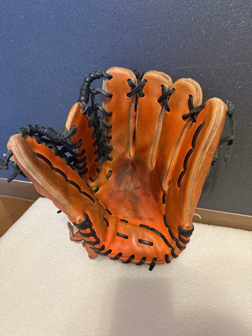 ★即戦力★ ハタケヤマ 一般硬式用 外野手 人気 良型 直刺繍 小指2本